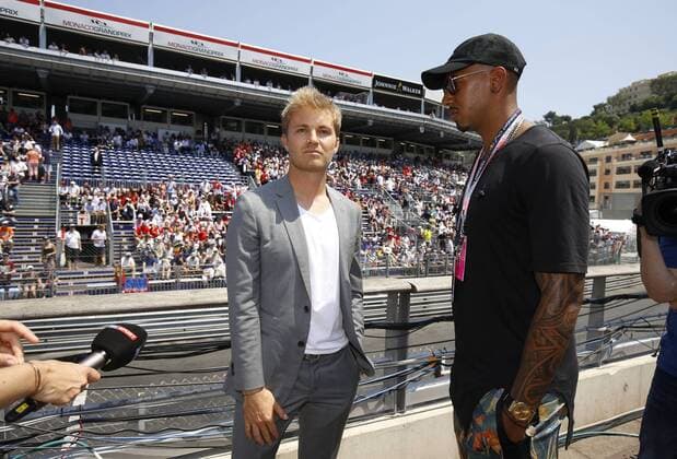Motorsports: FIA Formula One World Championship WM Weltmeisterschaft 2017, Grand Prix of Monaco, Nico Rosberg (GER), Jerome Boateng Monte Carlo Monaco xHOCHxZWEIx