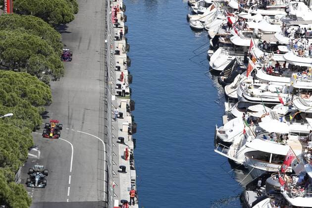 Motorsports: FIA Formula One World Championship WM Weltmeisterschaft 2017, Grand Prix of Monaco, 77 Valtteri Bottas (FIN, Mercedes AMG Petronas F1 Team), 33 Max Verstappen (NLD, Red Bull Racing), Monte Carlo Monaco xHOCHxZWEIx