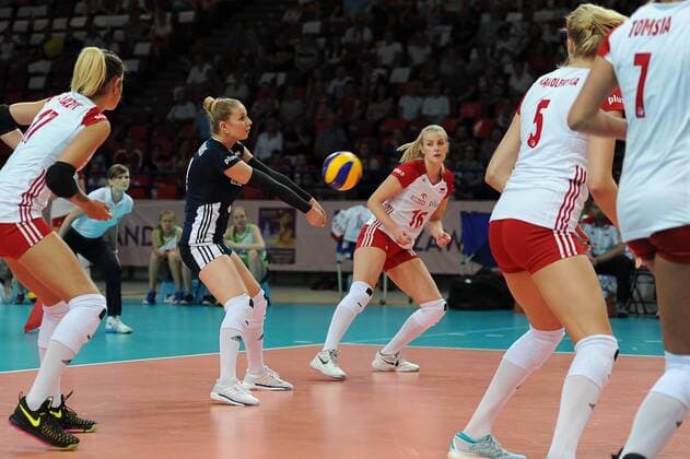 Volleyball, Damen, WM-Quali, Polen - Serbien WARSZAWA 28.05.2017 TURNIEJ KWALIFIKACYJNY DO MISTRZOSTW SWIATA 2018 SIATKOWKA POLSKA - SERBIA ALEKSANDRA KRZOS NATALIA MEDRZYK FOT. RAFAL MOLAK FOTOPYK NEWSPIX.PL --- Newspix.pl FRANCE OUT!  170528MOL014