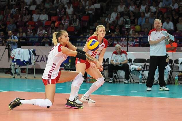 Volleyball, Damen, WM-Quali, Polen - Serbien WARSZAWA 28.05.2017 TURNIEJ KWALIFIKACYJNY DO MISTRZOSTW SWIATA 2018 SIATKOWKA POLSKA - SERBIA MALWINA SMARZEK NATALIA MEDRZYK FOT. RAFAL MOLAK FOTOPYK NEWSPIX.PL --- Newspix.pl FRANCE OUT!  170528MOL017