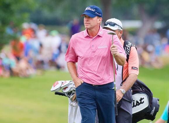 May 28, 2017 - Fort Worth, TX, USA - Steve Stricker waves to the crowd on the 18th green after shooting a 7-under 63 during the final round of the Dean & DeLuca Invitational golf tournament on Sunday, May 28, 2017 at Colonial Country Club in Fort Worth, Texas. Dean & DeLuca Invitational golf tournament - Round 4 - ZUMAm67_ 20170528_zaf_m67_048 Copyright: xRayxCarlinx