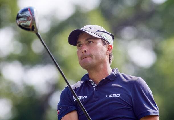 May 28, 2017 - Fort Worth, TX, USA - Kevin Kisner watches his tee shot on the 18th hole during the final round of the Dean & DeLuca Invitational golf tournament on Sunday, May 28, 2017 at Colonial Country Club in Fort Worth, Texas. Dean & DeLuca Invitational golf tournament - Round 4 - ZUMAm67_ 20170528_zaf_m67_054 Copyright: xRayxCarlinx