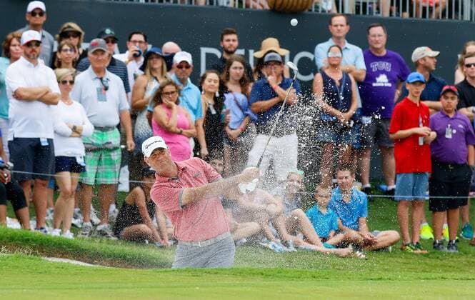 May 28, 2017 - Fort Worth, TX, USA - Stewart Cink hits out of a bunker on the 18th hole during the final round of the Dean & DeLuca Invitational golf tournament on Sunday, May 28, 2017 at Colonial Country Club in Fort Worth, Texas. Dean & DeLuca Invitational golf tournament - Round 4 - ZUMAm67_ 20170528_zaf_m67_067 Copyright: xRayxCarlinx