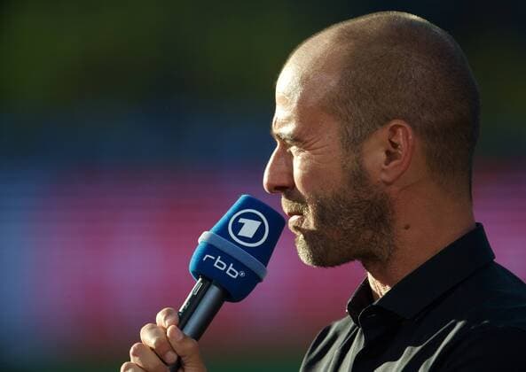 Fussball Berlin Olympiastadion 27.05.2017 DFB Pokalfinale Eintracht Frankfurt geg Borussia Dortmund 1 : 2 ARD Fernsehen Reporter Experte Mehmet SCHOLL ehemaliger Fussballspieler