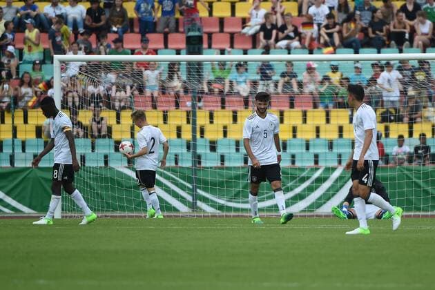 Fussball, Junioren, Saison 2016 17, Schüler-Länderspiel in Berlin, Deutschland - Frankreich, Enttäuschung nach dem Tor zum 0:3 durch Willem Geubbels (Nr. 9, Frankreich U16, nicht im Bild), 30.05.17, Copyright: xMichaelxHundtx xMatthiasxKochx