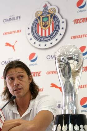 Argentinian Mathias Almeida, coach of Mexican soccer team Chivas, delivers a press conference PK Pressekonferenz in Guadalajara, Mexico, 30 May 2017. Chivas won the Torneo Clausura 2017 against Tigres last Sunday. PRESS CONFERENCE OF CHIVAS COACH MATHIAS ALMEIDA !ACHTUNG: NUR REDAKTIONELLE NUTZUNG!  Copyright: xUlisesxRuizxBasurtox JAL001 20170531-636317892731050337