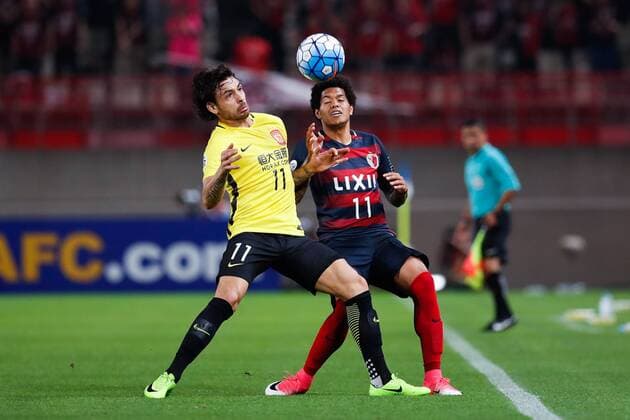 KASHIMA, CHINA - MAY 30: Ricardo Goulart 11 of Guangzhou Evergrande and Leandro 11 of Kashima Antlers vie for the ball during the AFC Champions League Round of 16 match between Kashima Antlers and Guangzhou Evergrande FC at Kashima Stadium on May 30, 2017 in Kashima, Japan.  Copyright: xVCGx CFP111104335156 
