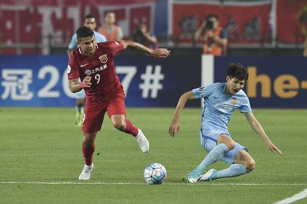 NANJING, CHINA - MAY 31: Elkeson 9 of Shanghai SIPG controls the ball during 2017 AFC Champions League Round of 16 between Jiangsu Suning and Shanghai SIPG at Nanjing Olympic Sports Centre on May 31, 2017 in Nanjing, Jiangsu Province of China.  Copyright: xVCGx CFP111104692067 