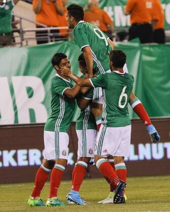 Mexican players celebrate after scoring a goal during a friendly match between Mexico and Ireland, held at the MetLife stadium in East Rutherford, New Jersey, USA, on 1 June 2017. MEXICO - IRELAND !ACHTUNG: NUR REDAKTIONELLE NUTZUNG!  Copyright: xEduardoxMunozxAlvarezx NJ001 20170602-636319775120521455