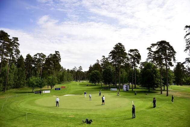 Bilder des Tages - SPORT 170602 Vy över 15e green under dag tva av golftävlingen Nordea Masters den 2 juni 2017 i Barsebäck.  Copyright: PETTERxARVIDSON BB170602PA017