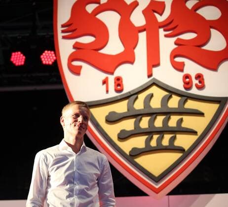 VfB Stuttgart Mitgliederversammlung Ausgliederung Deutschland, Stuttgart, 01.06.2017, Fussball, 2. Bundesliga, Saison 2016 2017, VfB Stuttgart Mitgliederversammlung Ausgliederung: Jan Schindelmeiser (Vorstand .