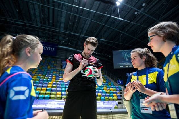 Egor Bogachev (9 GER) with ballkids Frankfurt Main Copyright: xWuechnerx xEibner-Pressefotox EP_nwr