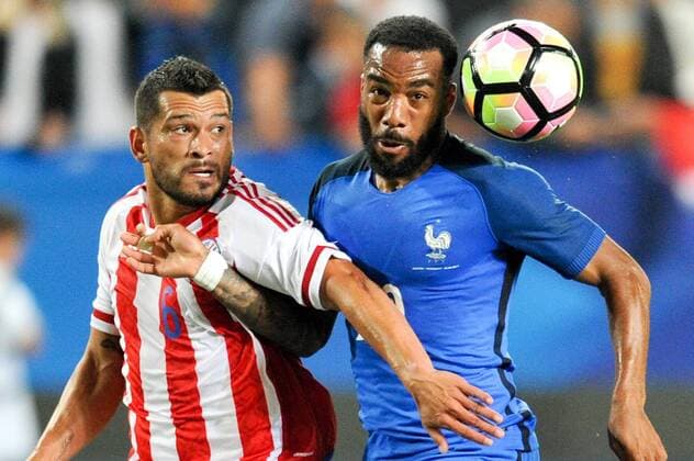 Fußball, Länderspiel, Frankreich - Paraguay 20 ALEXANDRE LACAZETTE (fra) - 06 Miguel Samudio (par) FOOTBALL : France vs Paraguay - Match amical - 02 06 2017 FEP Panoramic 