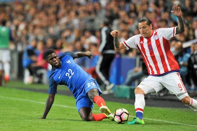 Fußball, Länderspiel, Frankreich - Paraguay 22 SAMUEL UMTITI (fra) - 09 Federico Santander (par) FOOTBALL : France vs Paraguay - Match amical - 02 06 2017 FEP Panoramic 