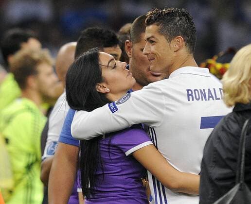 Football - 2017 UEFA Champions League Final - Juventus vs. Real Madrid Ronaldo and girlfriend Georgina at the Principality Millennium Stadium. COLORSPORT ANDREW COWIE 
