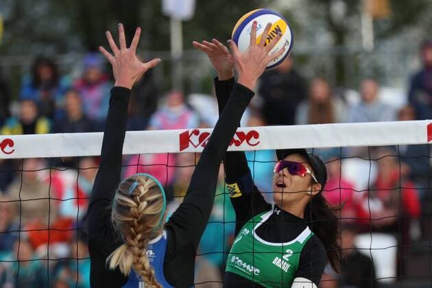 MOSCOW, RUSSIA â€“ JUNE 4, 2017: Summer Ross (front) of the United States tries to block Talita Antunes of Brazil in the final match at the Moscow leg of the 2017 FIVB Beach volleyball Beachvolleyball World Tour. Franca with her teammate Talita Antunes won the gold medal match 2-0. Sergei Savostyanov TASS  TS051A47