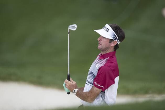 DUBLIN, OH - JUNE 04: PGA Golf Herren golfer Bubba Watson watches the results of his shot out of the bunker during the Memorial Tournament - Final Round on June 4, 2017 at Muirfield Village Golf Club in Dublin, Ohio (Photo by Khris Hale Icon Sportswire) GOLF: JUN 04 PGA - the Memorial Tournament - Final Round Icon170604093 EDITORIAL USE ONLY