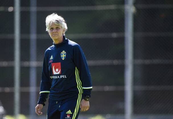 170605 Pia Sundhage under en träning med det svenska damlandslaget i fotboll den 5 juni 2017 i Göteborg.  Copyright: LINExSKAUGRUDxLANDEVIK BB170605LS020
