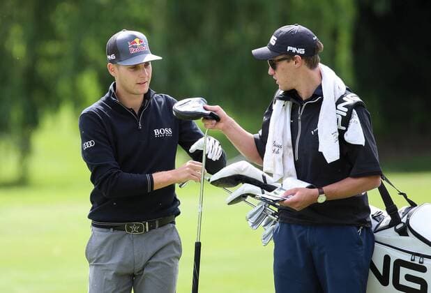 GOLF - PGA Golf Herren Lyoness Open 2017 ATZENBRUGG,AUSTRIA,07.JUN.17 - GOLF - PGA European Tour, Lyoness Open, Diamond Country Club, ProAm. Image shows Matthias Schwab (AUT) with his caddy. GEPAxpictures xChristianxWalgram