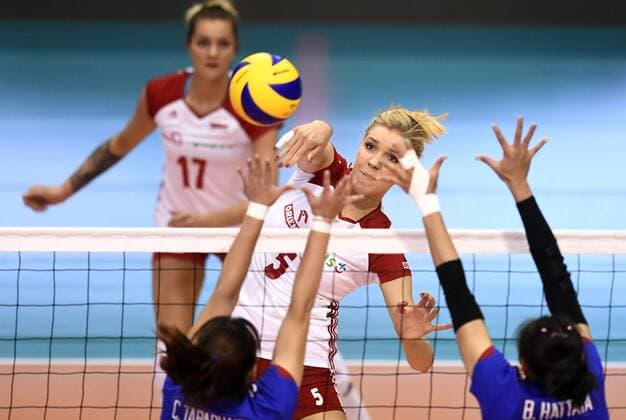 (170608) -- MONTREUX, June 8, 2017 -- Agnieszka Kakolewska of Poland spikes the ball during the Pool B match between Poland and Thailand in 2017 Montreux Volleyball Masters in Montreux, Switzerland, on June 7, 2017. Poland won 3-1. )(wll) (SP)SWITZERLAND-MONTREUX-VOLLEYBALL-MASTERS-POL VS THA AlainxGrosclaude 