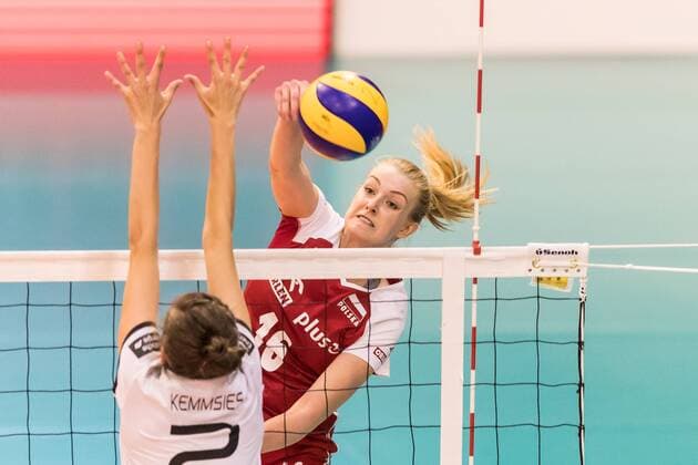 Volleyball: Montreux Volley Masters 2017, 09.06.2017 Natalia Medrzyk ( 16, Poland) against Irina Kemmsies ( 2, Germany); match Germany versus Poland at the Volleyball: Montreux Volley Masters 2017 on June, 09, 2017 in Montreux, Schweiz xUSx