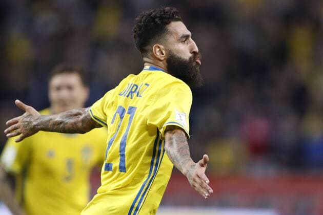 Fußball, WM Quali, Schweden - Frankreich 170609 Sveriges Jimmy Durmaz jublar efter att han gjort 1-1 under fotbollsmatchen i VM-kvalet mellan Sverige och Frankrike den 9 juni 2017 i Stockholm.  Copyright: ANDREASxLxERIKSSON BB170609AE031