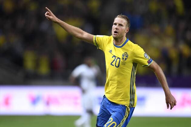 170609 Sveriges Ola Toivonen jublar efter att han gjort 2-1 under fotbollsmatchen i VM-kvalet mellan Sverige och Frankrike den 9 juni 2017 i Stockholm.  Copyright: LINNEAxRHEBORG BB170609LN030