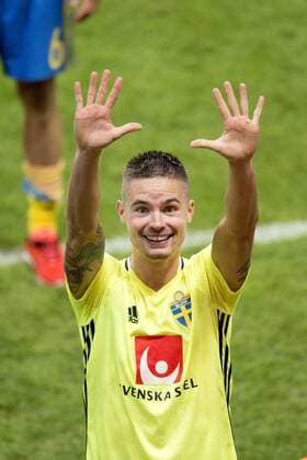 170609 Sveriges Mikael Lustig efter fotbollsmatchen i VM-kvalet mellan Sverige och Frankrike den 9 juni 2017 i Stockholm.  Copyright: NIKLASxLARSSON BB170609NL041