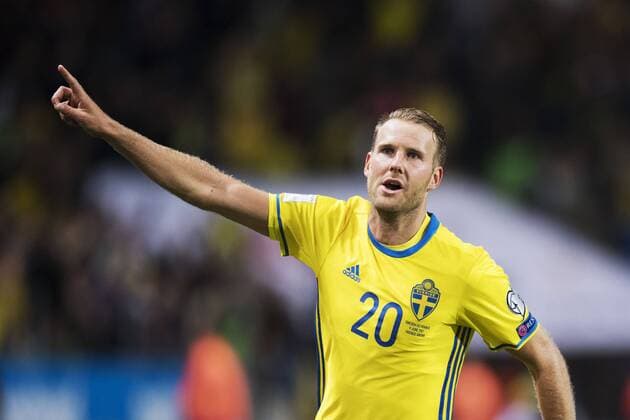 170609 Sveriges Ola Toivonen jublar efter att ha gjort 2-1 under fotbollsmatchen i VM-kvalet mellan Sverige och Frankrike den 9 juni 2017 i Stockholm.  Copyright: LINNEAxRHEBORG BB170609LN108