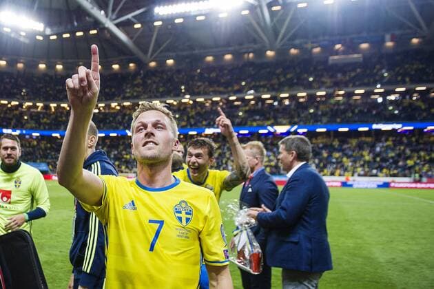 170609 Sveriges Sebastian Larsson under fotbollsmatchen i VM-kvalet mellan Sverige och Frankrike den 9 juni 2017 i Stockholm.  Copyright: JOHANNAxLUNDBERG BB170609JL089