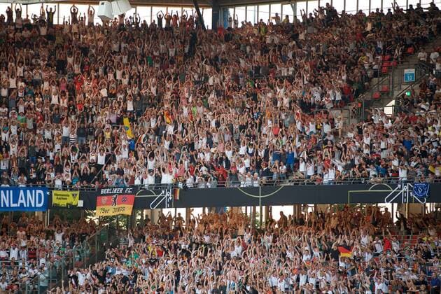 Fussball Nürnberg 10.06.2017 DFB WM Qualifikation Länderspiel Deutschland (GER) - San Marino (SMR) zuschauer Fans La ola - die Welle Jubel Begeisterung