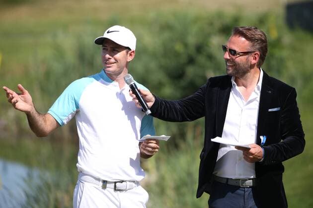 GOLF - PGA Golf Herren Lyoness Open 2017 ATZENBRUGG,AUSTRIA,11.JUN.17 - GOLF - PGA European Tour, Lyoness Open, Diamond Country Club. Image shows Dylan Frittelli (RSA) and a speaker. GEPAxpictures xMathiasxMandl