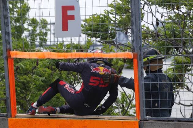 Canadian Grand Prix, Montreal 8 - 11 June 2017 11.06.2017- Race, Carlos Sainz Jr (ESP) Scuderia Toro Rosso STR12 after the crash 
