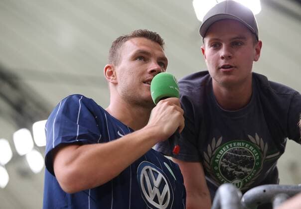 VfL Wolfsburg 97er Aufstiegshelden vs VfL Allstars Wolfsburg, Deutschland. 11.06.2017, FUßBALL - VfL Wolfsburg 97er Aufstiegshelden vs VfL Allstars, Saison 2016-2017, Volkswagen Arena. Edin Dzeko (VfL-Allstars) Wolfsburg