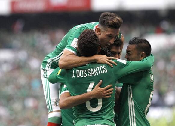 Mexico s Carlos Vela (C) celebrates with teammates after scoring against US during their CONCACAF World Cup Russia 2018 soccer qualifying match between Mexico and United States at the Azteca Stadium in Mexico City, 11 June 2017. Mexico vs. US !ACHTUNG: NUR REDAKTIONELLE NUTZUNG!  Copyright: xJorgexNunezx MEX1001 20170612-636328448433631008
