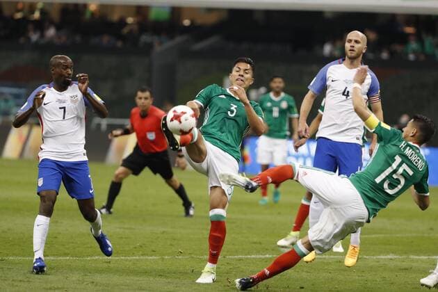 June 11, 2017 - Mexico - EUM20170611DEP43.JPG.CIUDAD DE MEXICO, Soccer Futbol-Seleccion.- Acciones del partido entre las Selecciones de Mexico y Estados Unidos en el Estadio Azteca, duelo eliminatorio rumbo al Mundial de Rusia 2018 y que concluyo con empate 1-1, efectuado este domingo 11 de junio de 2017. Foto: Agencia EL UNIVERSAL Luis Cortes RCC. Latin News - June 11, 2017  - ZUMAu78_ 20170611_zaf_u78_108 Copyright: xLuisxCortesx