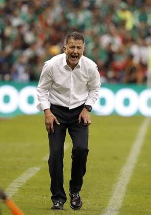 June 11, 2017 - Mexico - EUM20170611DEP50.JPG.CIUDAD DE MEXICO, Soccer Futbol-Seleccion.- Acciones del partido entre las Selecciones de Mexico y Estados Unidos en el Estadio Azteca, duelo eliminatorio rumbo al Mundial de Rusia 2018 y que concluyo con empate 1-1, efectuado este domingo 11 de junio de 2017. El entrenador Juan Carlos Osorio. Foto: Agencia EL UNIVERSAL Luis Cortes RCC. Latin News - June 11, 2017  - ZUMAu78_ 20170611_zaf_u78_115 Copyright: xLuisxCortesx