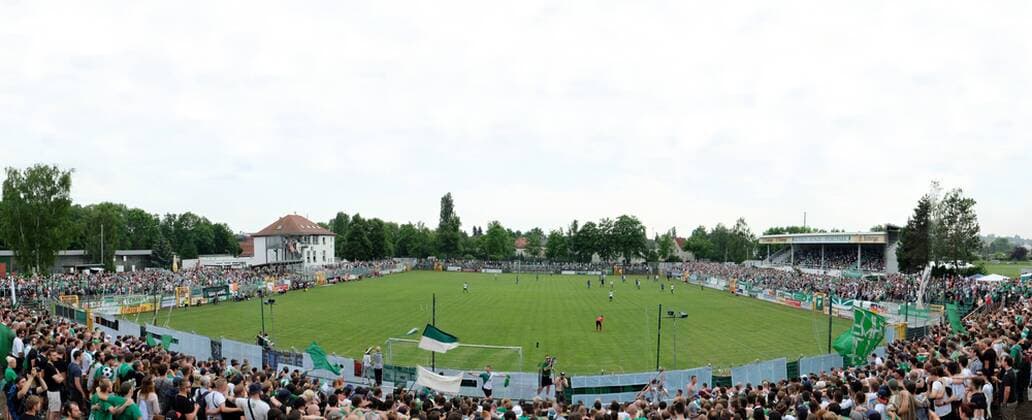 Chemie Leipzig - Schott Jena Fußball Oberliga Leipzig, 03.06.2017, Alfred-Kunze-Sportpark, Fussball, NOFV Oberliga , BSG Chemie Leipzig vs. SV Schott Jena 3:1 (2:1) , Im Bild: Stadionübersicht. Offizielle Zuschauerzahl 4.999, Ausverkauft! , Chemie Leipzig steigt in die Regionalliga auf. ,