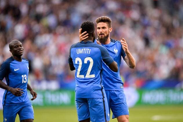 13 N GOLO KANTE (fra) - 22 Samuel Umtiti (fra) - 09 Olivier Giroud (fra) - JOIE FOOTBALL : France vs Angleterre - Match Amical - 13 06 2017 AnthonyBIBARD FEP Panoramic 