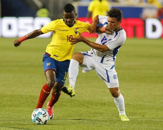 Ecuador s Juan Cazeres (L) fights for the ball with El Salvador s Narciso Orellana (R) during their friendly match at the Harrison Red Bull Arena, New Jersey, USA, 13 June 2017. ECUADOR VS. EL SALVADOR !ACHTUNG: NUR REDAKTIONELLE NUTZUNG!  Copyright: xEduardoxMunozxAlvarezx EMZ07 20170614-636330106386067508