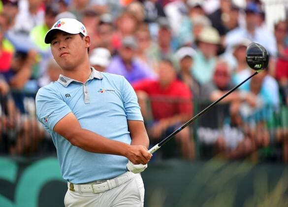Si Woo Kim hits off the 1st tee during round 3 of the 117th U.S. Open golf tournament at Erin Hill golf course on June 17, 2017 in Erin, Wisconsin.  WIS20170617315 KEVINxDIETSCH