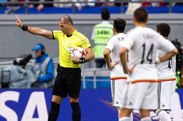 Portugal vs. Mexico KAZAN, RT - 18.06.2017: PORTUGAL VS. MEXICO - The referee of the match, Nestor PITANA cancels a goal scored by NANI of Portugal by impedimeto during match between Portugal and Mexico valid for the first round of the Confederations Cup 2017, this Sunday (18), held at the Kazan Arena in Kazan, Russia. (Photo: Marcelo Machado de Melo Fotoarena) x1339228x  MarceloxMachadoxdexMelo
