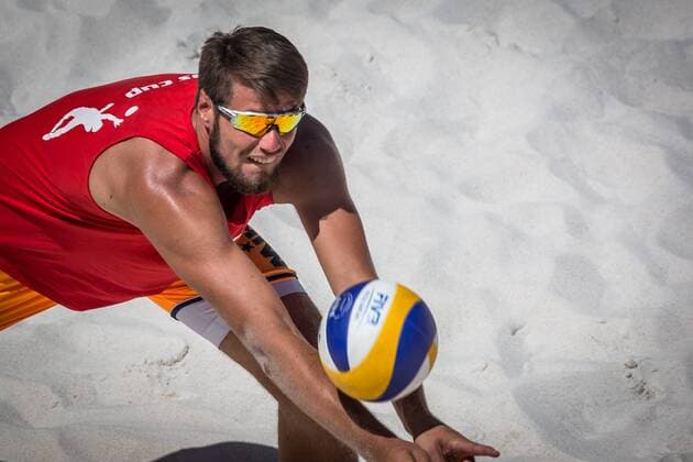 Annahme Tim Kreuzer (SSC Karlsruhe); LBS Cup Beachvolleyball A-City Stuttgart, Schwabenplatz, Stuttgart Germany, 20170618; Stuttgart Copyright: xWuechner Eibner-Pressefotox EP_NWR