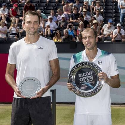 18.06.2017, the Autotron, Rosmalen, NED, ATP Tennis Herren Tour, Ricoh Open, im Bild winner Gilles Muller (LUX) (R) and runner-up Ivo Karlovic (CRO) (L) on day seven winner Gilles Muller (LUX) (R) and runner-up Ivo Karlovic (CRO) (L) on day seven during the Ricoh Open Tournament of the ATP Tour at the the Autotron in Rosmalen, Netherlands on 2017 06 18. Rosmalen  EX_FOCUS_FIL  