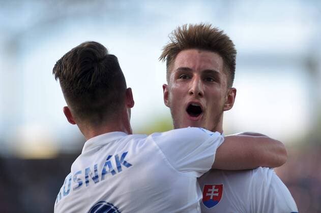 Fußball, U21 EM, Slowakei - England KIELCE 19.06.2017 MECZ GRUPA A MISTRZOSTWA EUROPY U-21 W PILCE NOZNEJ 2017: SLOWACJA - ANGLIA --- 2017 UEFA EUROPEAN U21 U 21 CHAMPIONSHIP MATCH: SLOVAKIA - ENGLAND MARTIN CHRIEN ALBERT RUSNAK FOT. KAROL BARWICKI 400mm.pl NEWSPIX.PL --- Newspix.pl FRANCE OUT!  170619BAR005