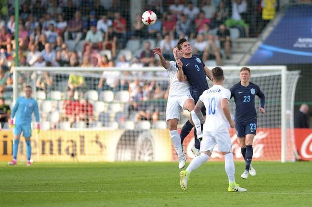 KIELCE 19.06.2017 MECZ GRUPA A MISTRZOSTWA EUROPY U-21 W PILCE NOZNEJ 2017: SLOWACJA - ANGLIA --- 2017 UEFA EUROPEAN U21 U 21 CHAMPIONSHIP MATCH: SLOVAKIA - ENGLAND ALBERT RUSNAK BEN CHILWELL ALFIE MAWSON FOT. KAROL BARWICKI 400mm.pl NEWSPIX.PL --- Newspix.pl FRANCE OUT!  170619BAR017