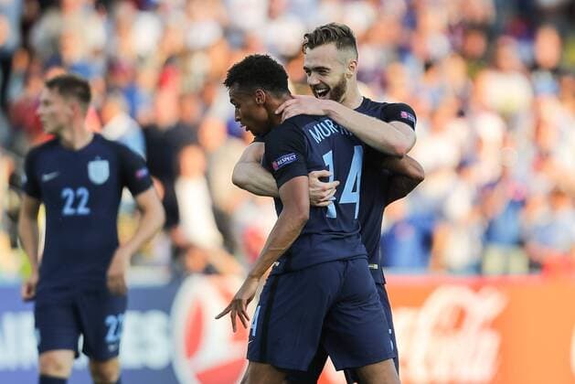 Kielce, Polen, 19.06.2017, Laenderspiel, Gruppenphase - Under 21 European Championship EM Europameisterschaft Slowakei - England, l-r Calum Chambers (GBR) Jacob Murphy (GBR) schlussjubel ( DeFodi507