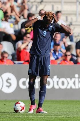 Kielce, Polen, 19.06.2017, Laenderspiel, Gruppenphase - Under 21 European Championship EM Europameisterschaft Slowakei - England, Tammy Abraham (GBR) gestikuliert ( DeFodi507