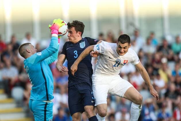 June 19, 2017 - Kielce, Poland - Matus Bero (SLO), Jordan Pickford (ENG), Ben Chilwell (ENG) during the UEFA U-21 European Championship EM Europameisterschaft Group A football match Slovakia vs England in Kielce, Poland on June 19, 2017. Slovakia v England - 2017 UEFA European Under-21 Championship  - ZUMAn230 20170619_zaa_n230_487 Copyright: xFotoxOlimpikx