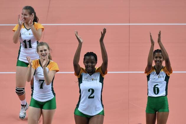 (170620) -- GUANGZHOU, June 20, 2017 -- Players of South Africa greet the spectators after the women s volleyball match against China at 2017 BRICS Games in Guangzhou, south China s Guangdong Province, June 20, 2017. ) (SP)CHINA-GUANGZHOU-VOLLEYBALL-2017 BRICS GAMES LiangxXu 